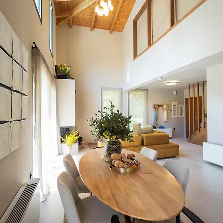 Βίλα Tara Homes *